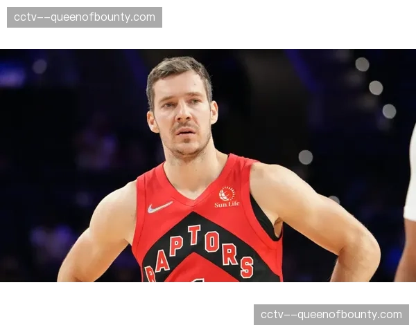 曼联夏窗引援动态：齐尔克泽或离队，中场目标浮现，克鲁皮受关注