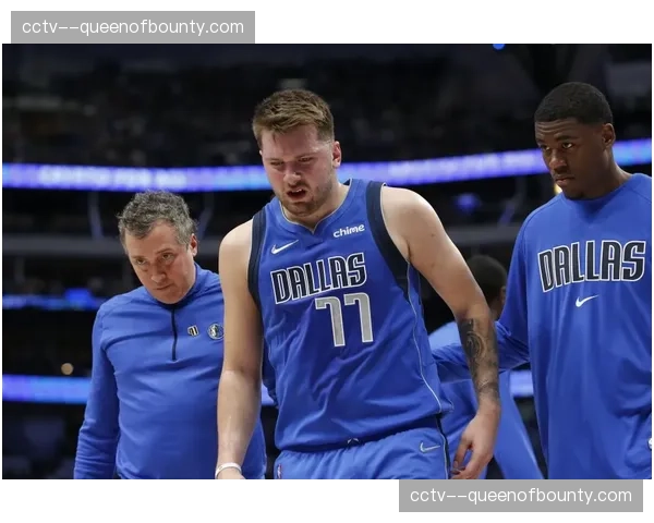 官方确认：维尼修斯因腿筋拉伤将缺席未来三周比赛