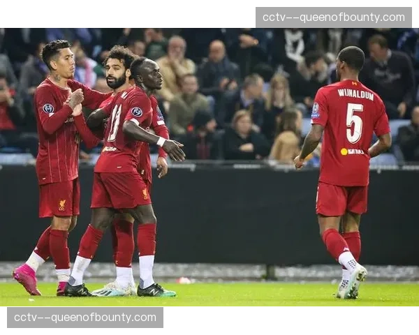 那不勒斯4-2大胜萨勒尼塔纳，克瓦拉茨赫利亚上演帽子戏法